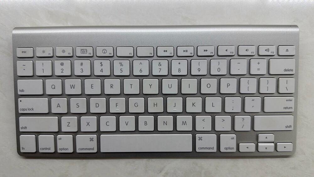 GENUINE Apple Wireless Bluetooth Keyboard A1314 Mac Aluminium TESTED WORKING EUC